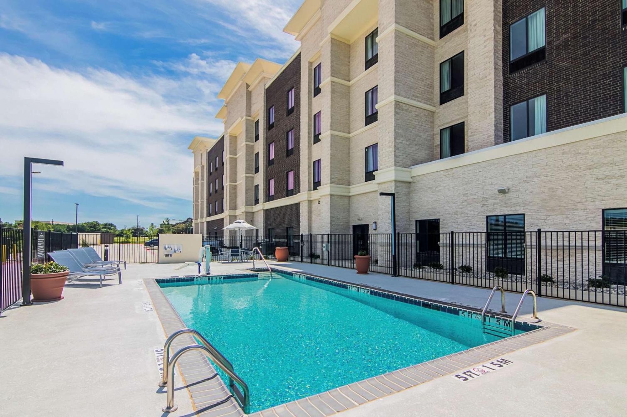 Hampton Inn & Suites-Dallas/Richardson Exterior photo